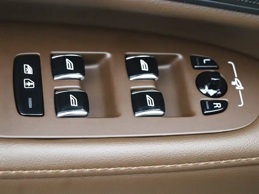 Volvo Volvo S90 2025 B5 Momentum Luxury Edition 2024 - thumbnail 11