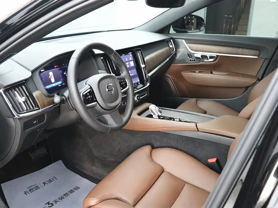 Volvo Volvo S90 2025 B5 Momentum Luxury Edition 2024 - thumbnail 13