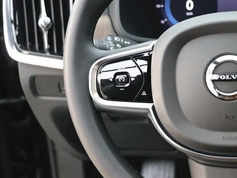 Volvo Volvo S90 2025 B5 Momentum Luxury Edition 2024 - thumbnail 18
