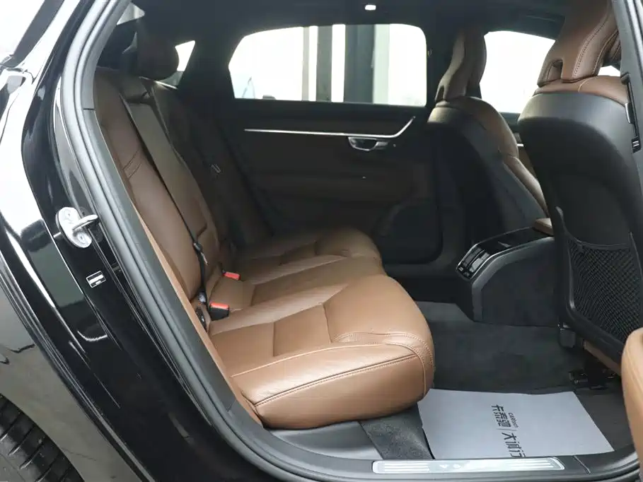 Volvo Volvo S90 2025 B5 Momentum Luxury Edition 2024 - thumbnail 21