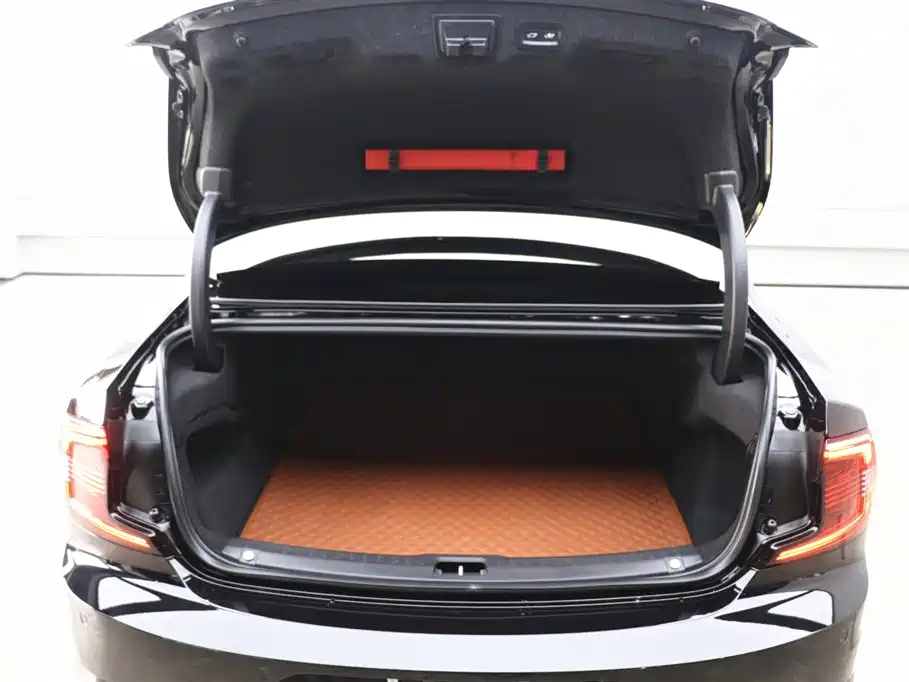 Volvo Volvo S90 2025 B5 Momentum Luxury Edition 2024 - thumbnail 28