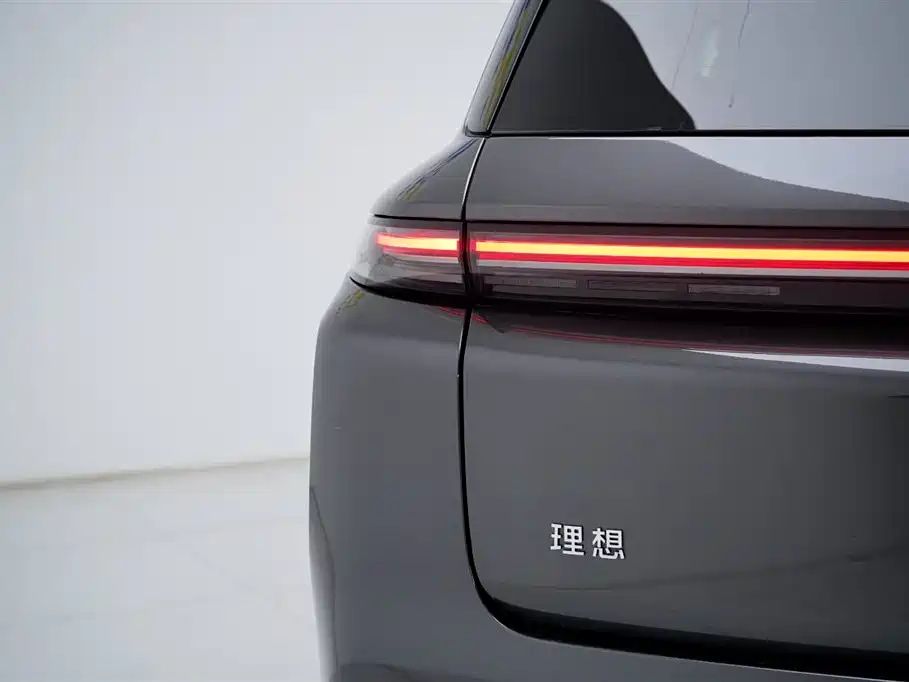 Li Auto Li L8 2023 Pro 2023 - thumbnail 16