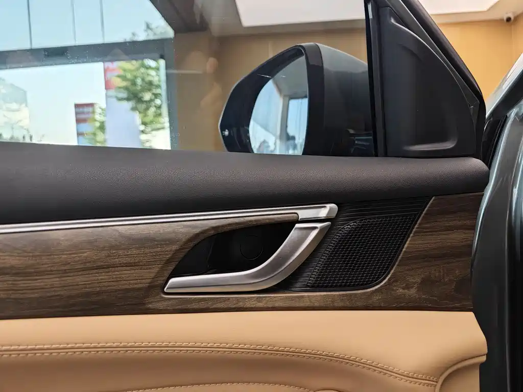 Landian Lantian E5 2023 1.5L DE-i 100KM Premium 7-seater 2024 - thumbnail 8