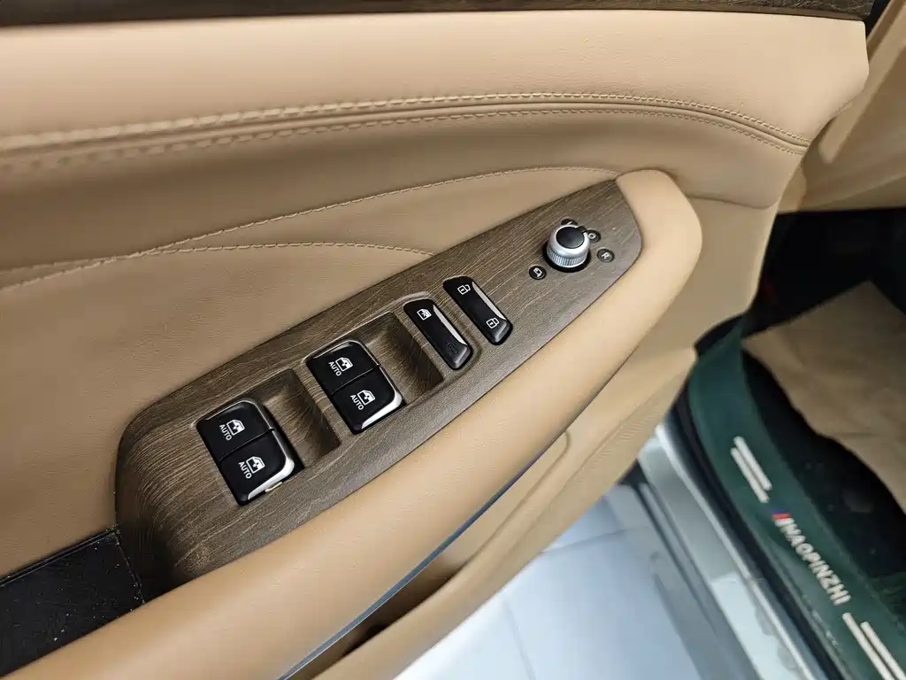 Landian Lantian E5 2023 1.5L DE-i 100KM Premium 7-seater 2024 - thumbnail 9