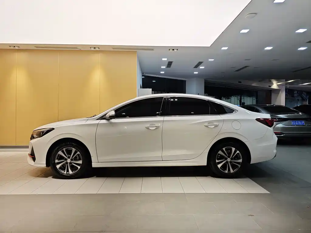 Changan Yi Dong 2023 Plus Blue Whale NE 1.4T GDI DCT Premium Edition 2024 - thumbnail 6