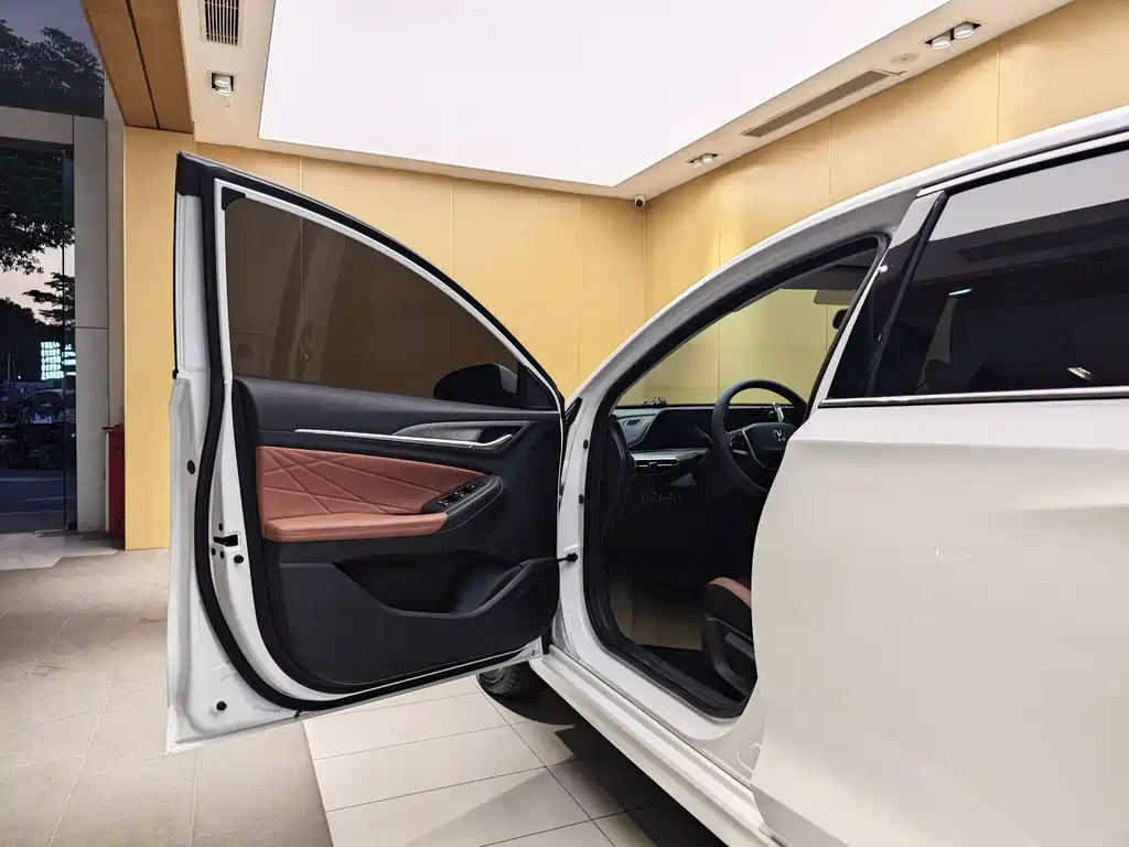 Changan Yi Dong 2023 Plus Blue Whale NE 1.4T GDI DCT Premium Edition 2024 - thumbnail 7