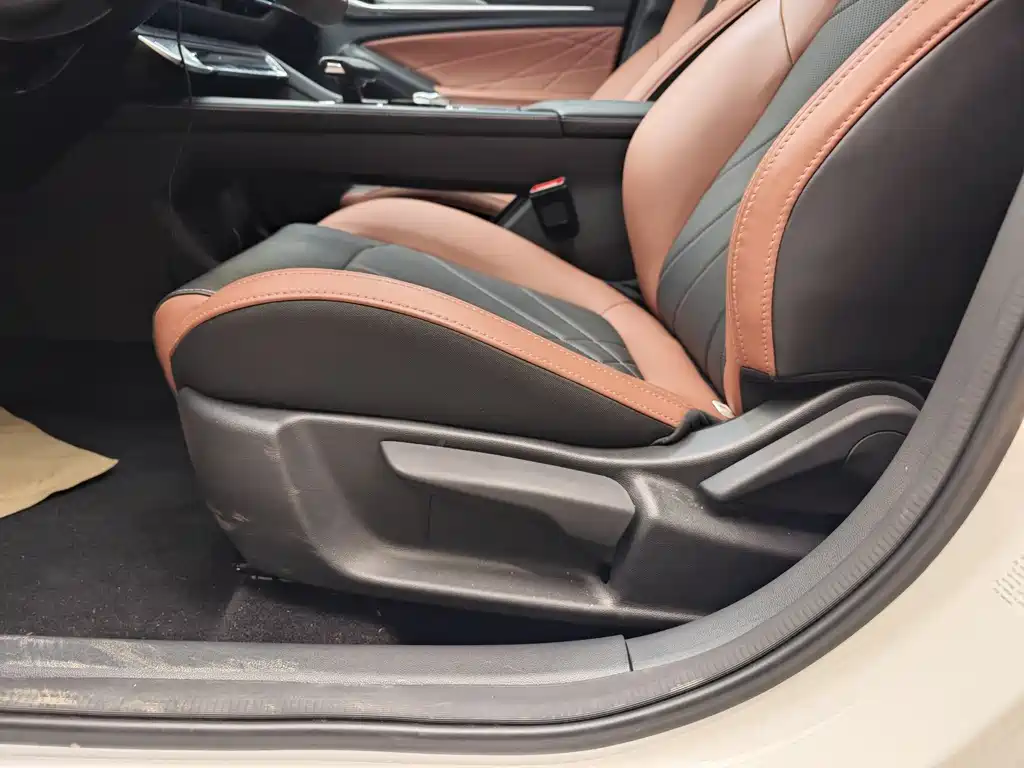 Changan Yi Dong 2023 Plus Blue Whale NE 1.4T GDI DCT Premium Edition 2024 - thumbnail 10