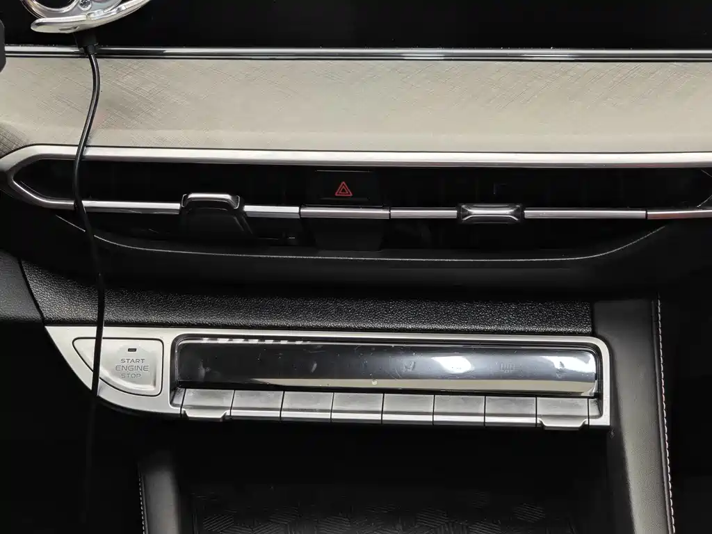 Changan Yi Dong 2023 Plus Blue Whale NE 1.4T GDI DCT Premium Edition 2024 - thumbnail 16