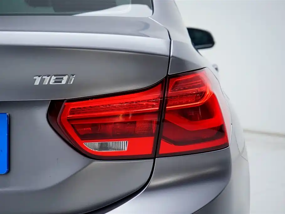 BMW BMW 1 Series 2019 118i Fashion Edition 2019 - thumbnail 13