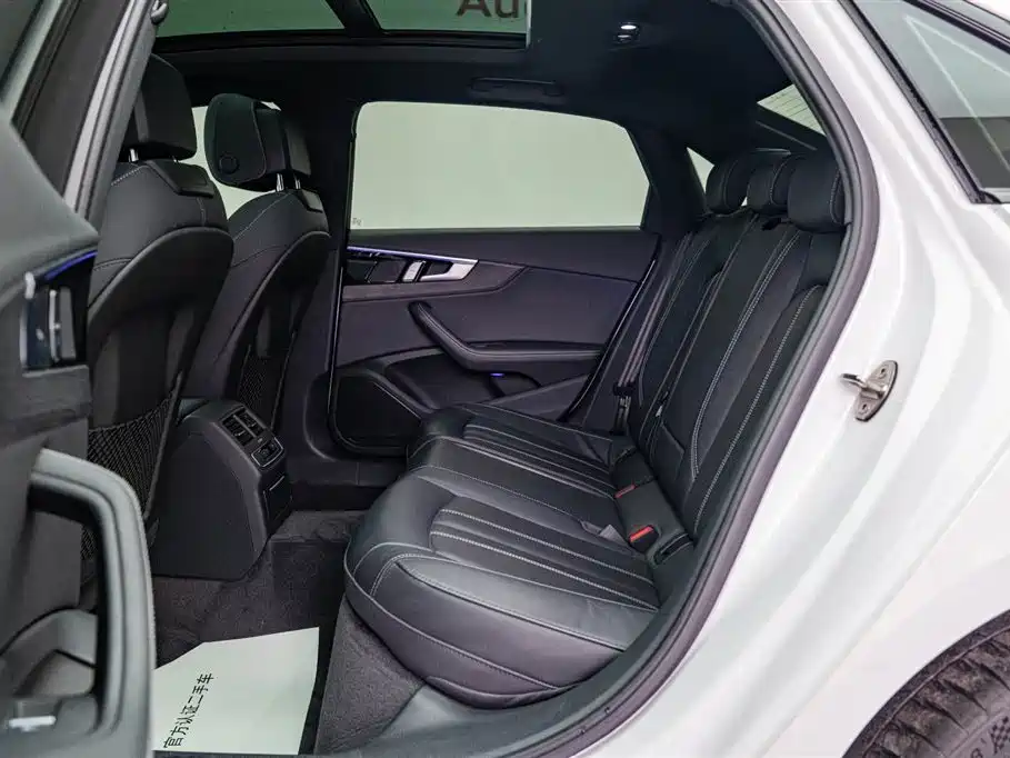 Audi Audi A4L 2023 40 TFSI Luxury Dynamic Edition 2024 - thumbnail 18