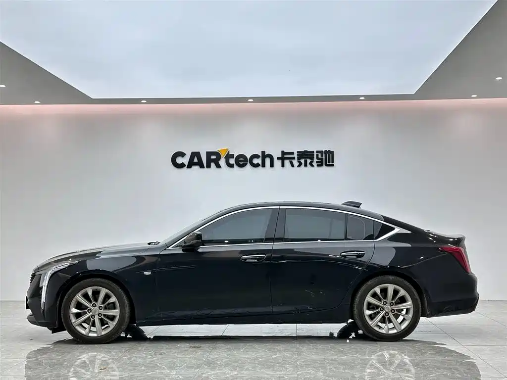 Cadillac Cadillac CT5 2024 28T Luxury Pro 2024 - thumbnail 2