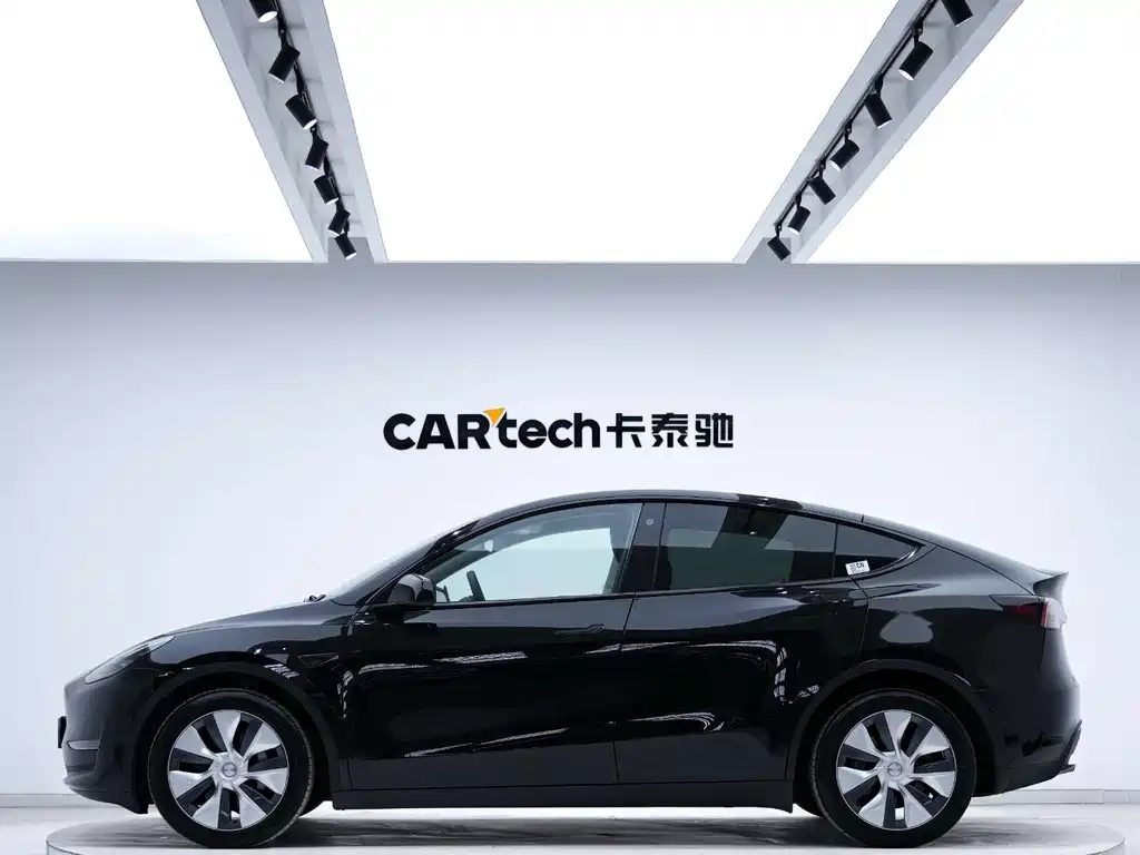Tesla Model Y 2022 Long Range All-Wheel Drive 2022 - thumbnail 2