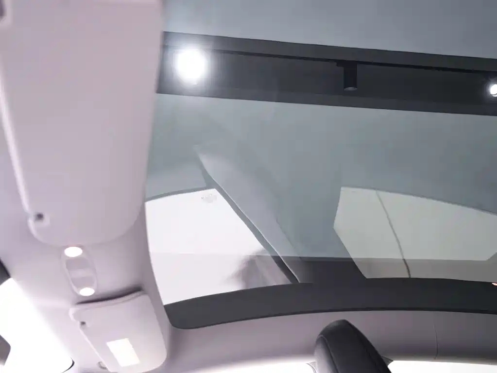 Tesla Model Y 2022 Long Range All-Wheel Drive 2022 - thumbnail 24
