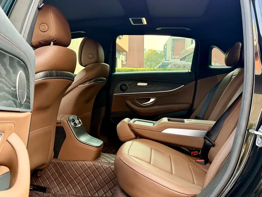 Mercedes-Benz Mercedes-Benz E-Class 2022 E 300 L Sport Fashion Edition 2022 - thumbnail 10