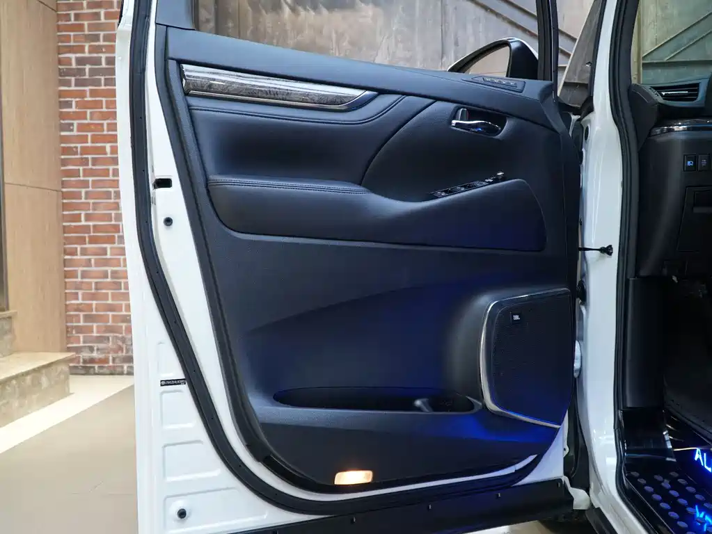 Toyota Alphard 2020 Model Hybrid 2.5L Executive Version 2020 - thumbnail 9