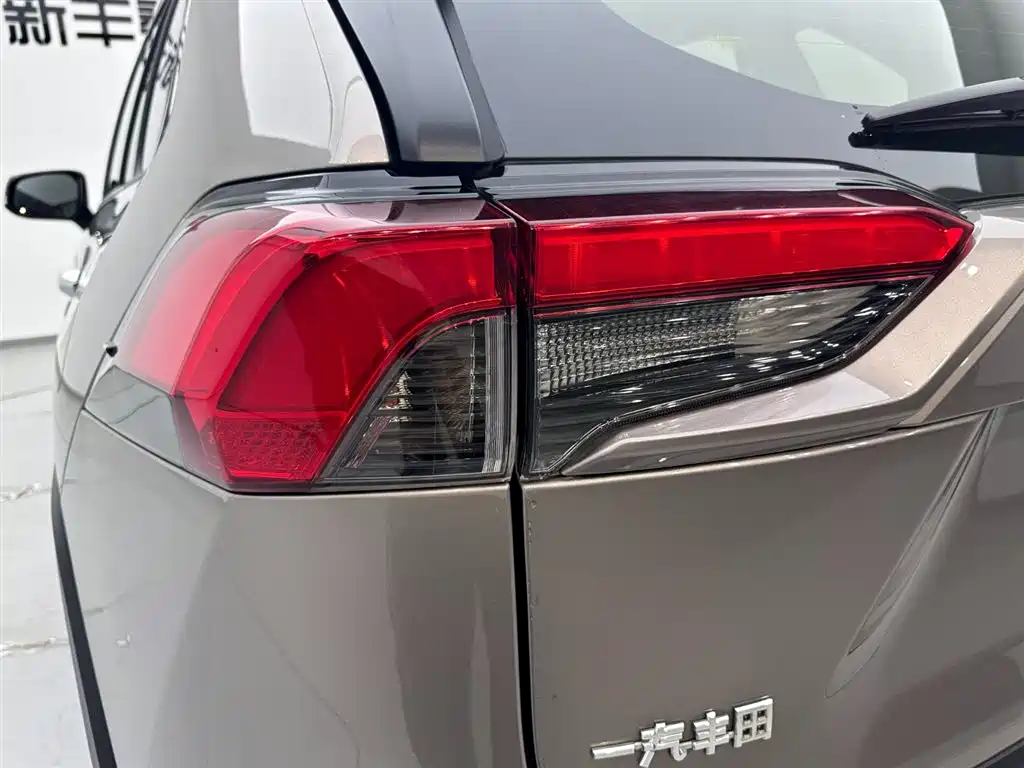 Toyota RAV4 2020 2.0L CVT 2WD Fashion PLUS Edition 2020 - thumbnail 28