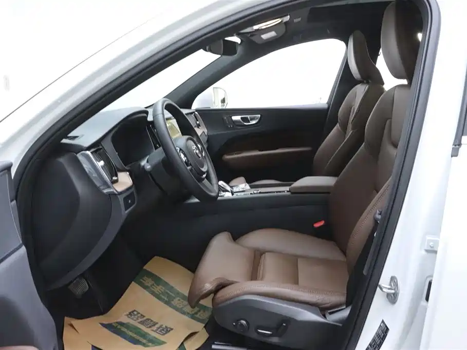 Volvo Volvo XC60 2025 B5 AWD Intelligent Luxury Edition 2024 - thumbnail 15
