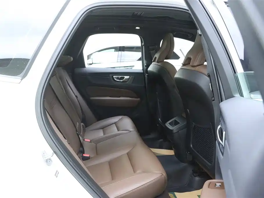 Volvo Volvo XC60 2025 B5 AWD Intelligent Luxury Edition 2024 - thumbnail 17