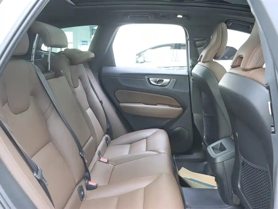 Volvo Volvo XC60 2025 B5 AWD Intelligent Luxury Edition 2024 - thumbnail 18