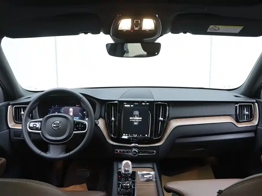 Volvo Volvo XC60 2025 B5 AWD Intelligent Luxury Edition 2024 - thumbnail 21