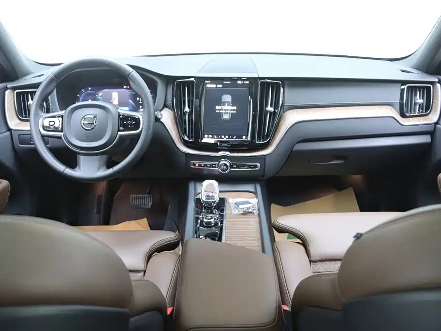 Volvo Volvo XC60 2025 B5 AWD Intelligent Luxury Edition 2024 - thumbnail 23