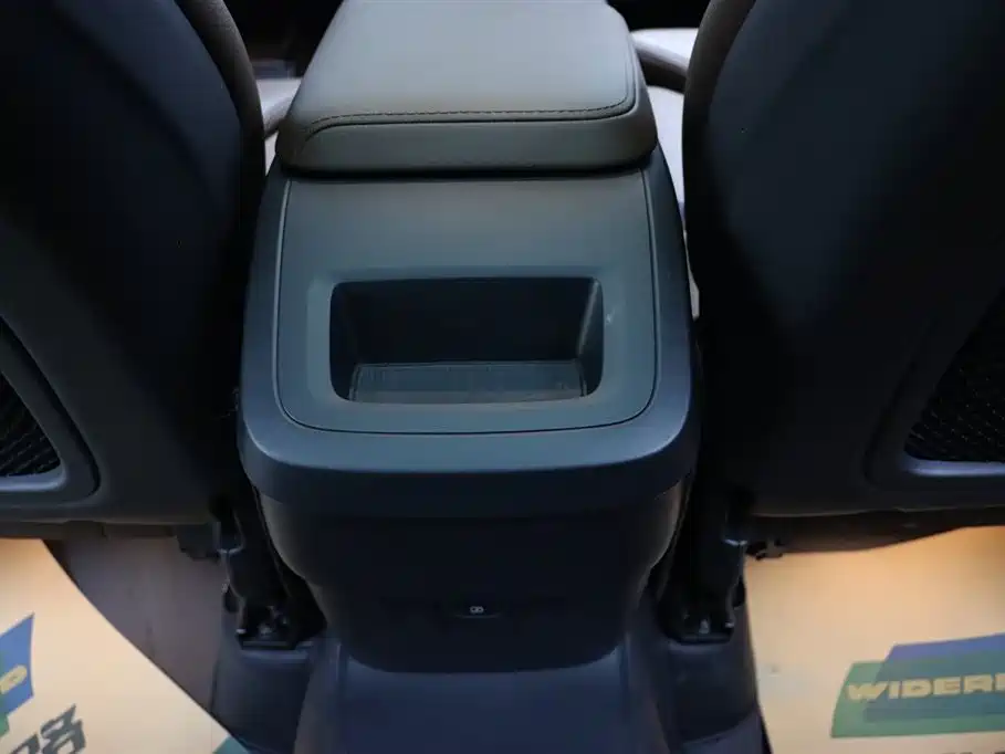 Volvo Volvo XC60 2025 B5 AWD Intelligent Luxury Edition 2024 - thumbnail 24
