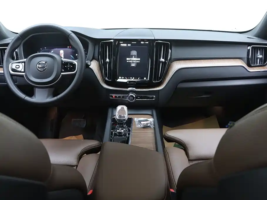 Volvo Volvo XC60 2025 B5 AWD Intelligent Luxury Edition 2024 - thumbnail 27