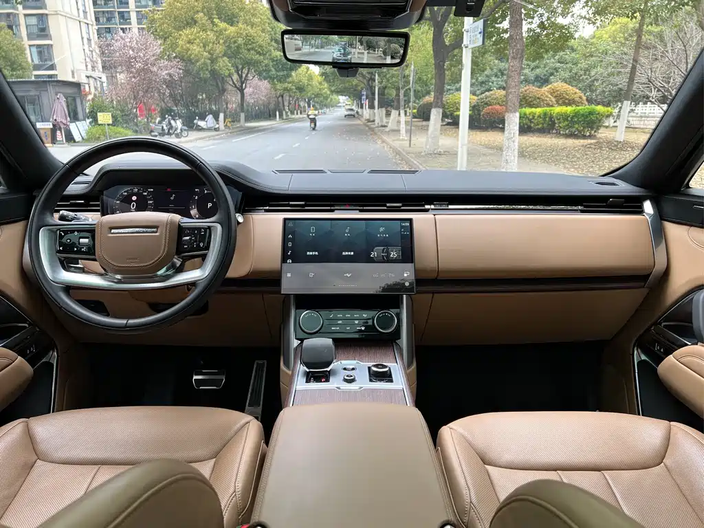 Land Rover Range Rover 2023 3.0 L6 360PS Autobiography 2024 - thumbnail 8