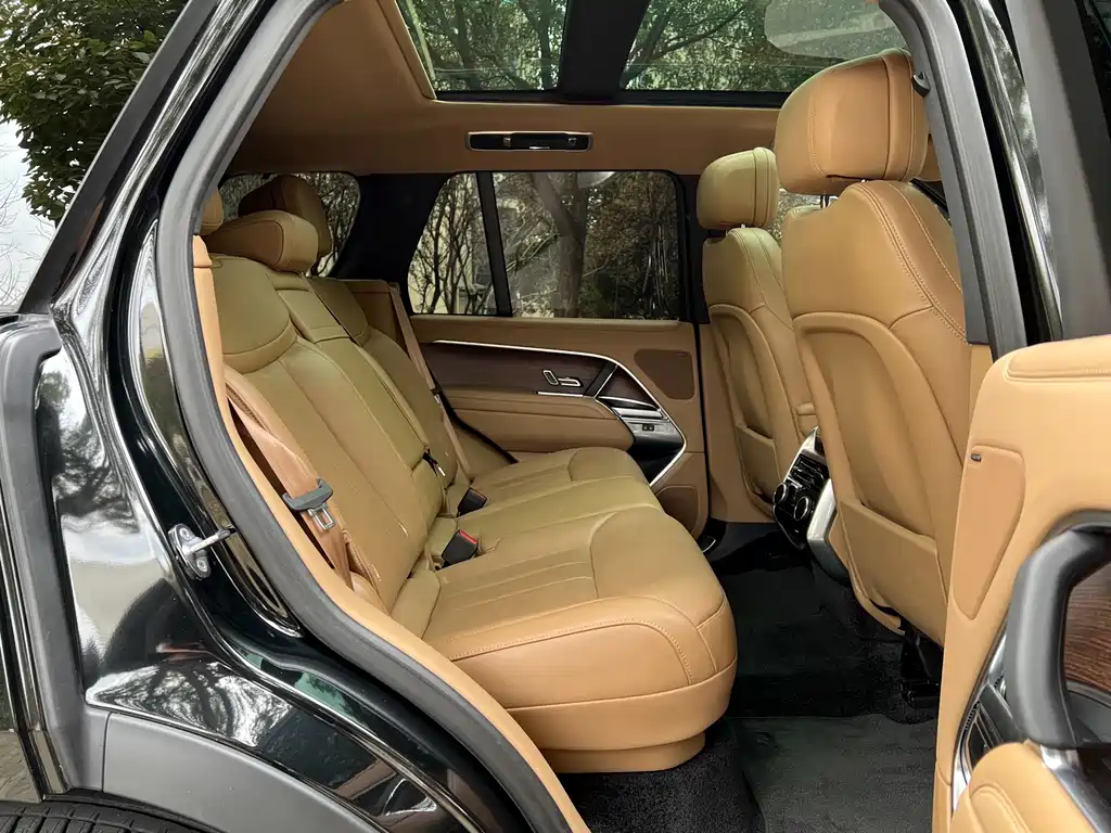 Land Rover Range Rover 2023 3.0 L6 360PS Autobiography 2024 - thumbnail 13