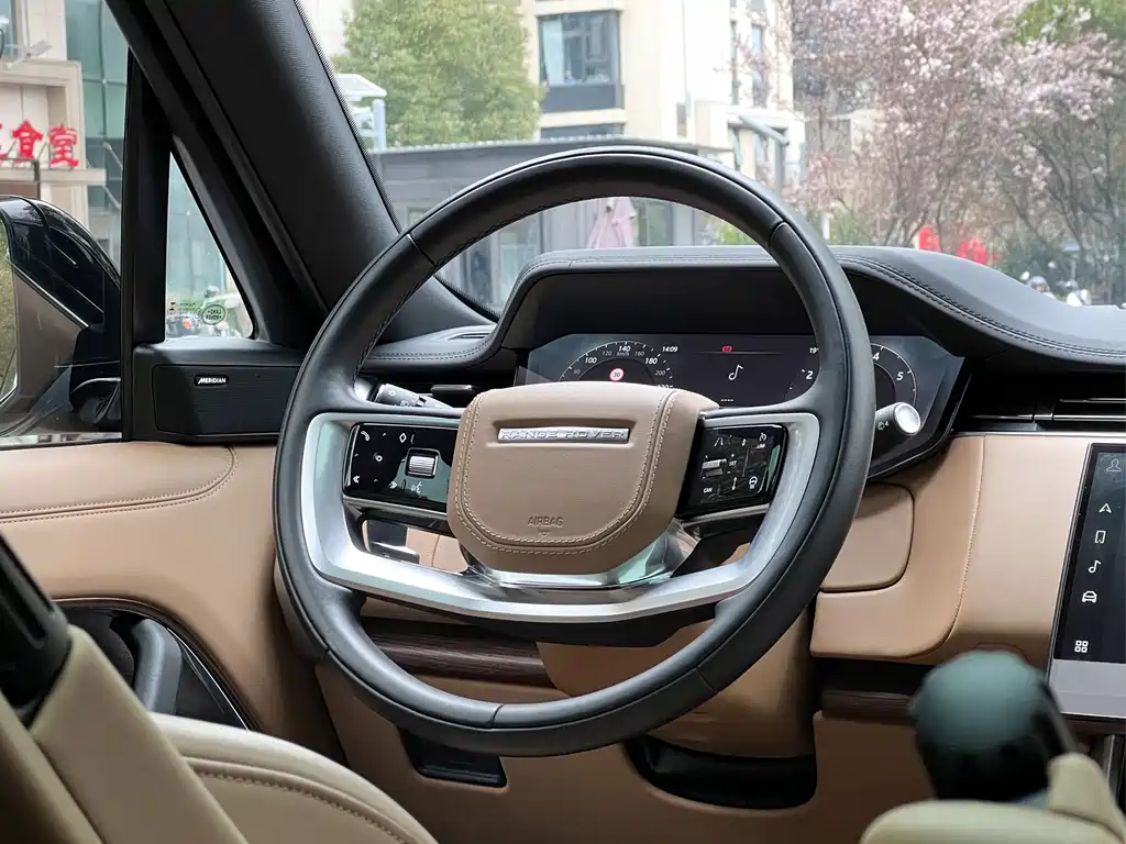 Land Rover Range Rover 2023 3.0 L6 360PS Autobiography 2024 - thumbnail 17