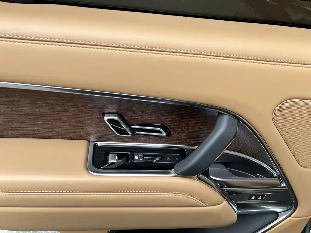 Land Rover Range Rover 2023 3.0 L6 360PS Autobiography 2024 - thumbnail 24