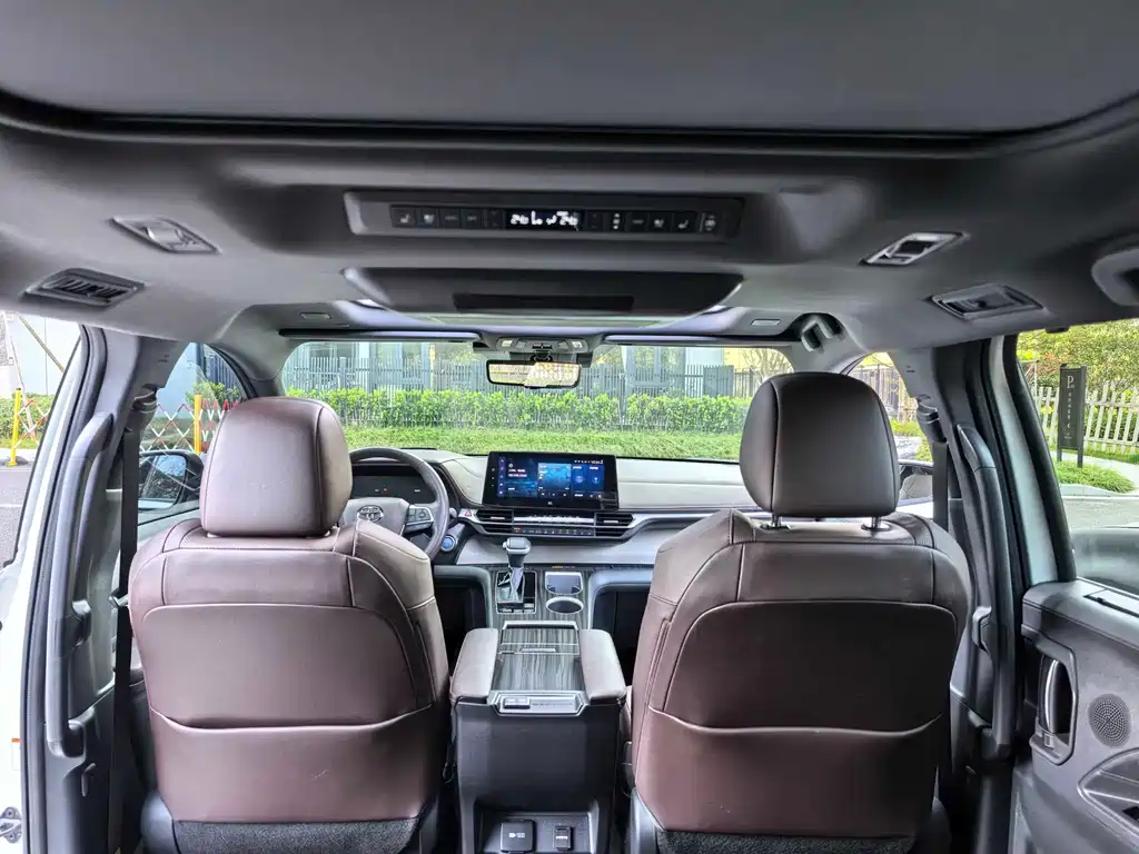 Toyota Toyota Granvia 2023 2.5L Hybrid Flagship VIP Edition 2023 - thumbnail 5