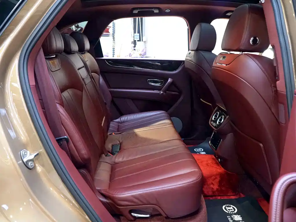 Bentley Bentayga 2018 4.0T V8 2019 - thumbnail 8