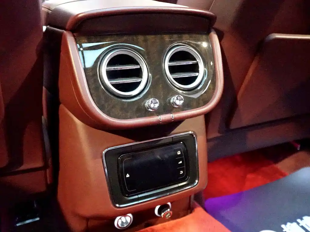 Bentley Bentayga 2018 4.0T V8 2019 - thumbnail 14