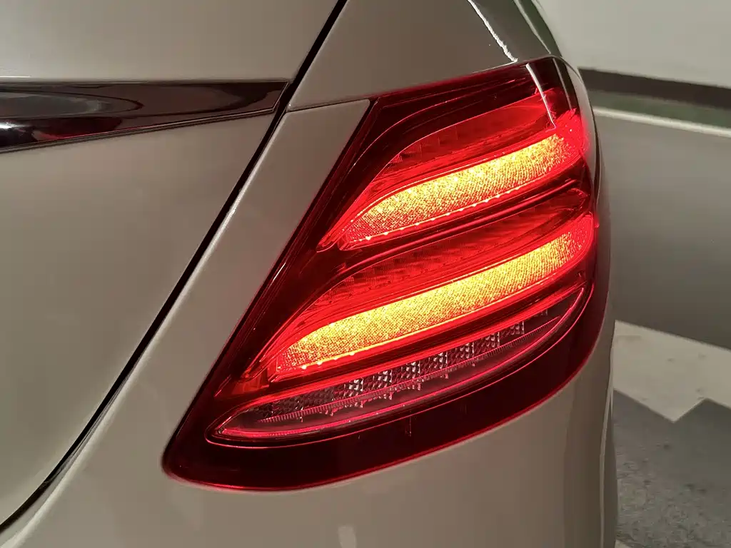Mercedes-Benz Mercedes-Benz E-Class 2019 Facelift E 300 L Sport Luxury 2019 - thumbnail 25