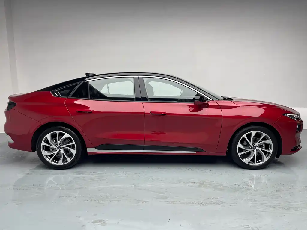 Ford Mondeo 2025 2.0T EcoBoost Ultimate Edition 2024 - thumbnail 3
