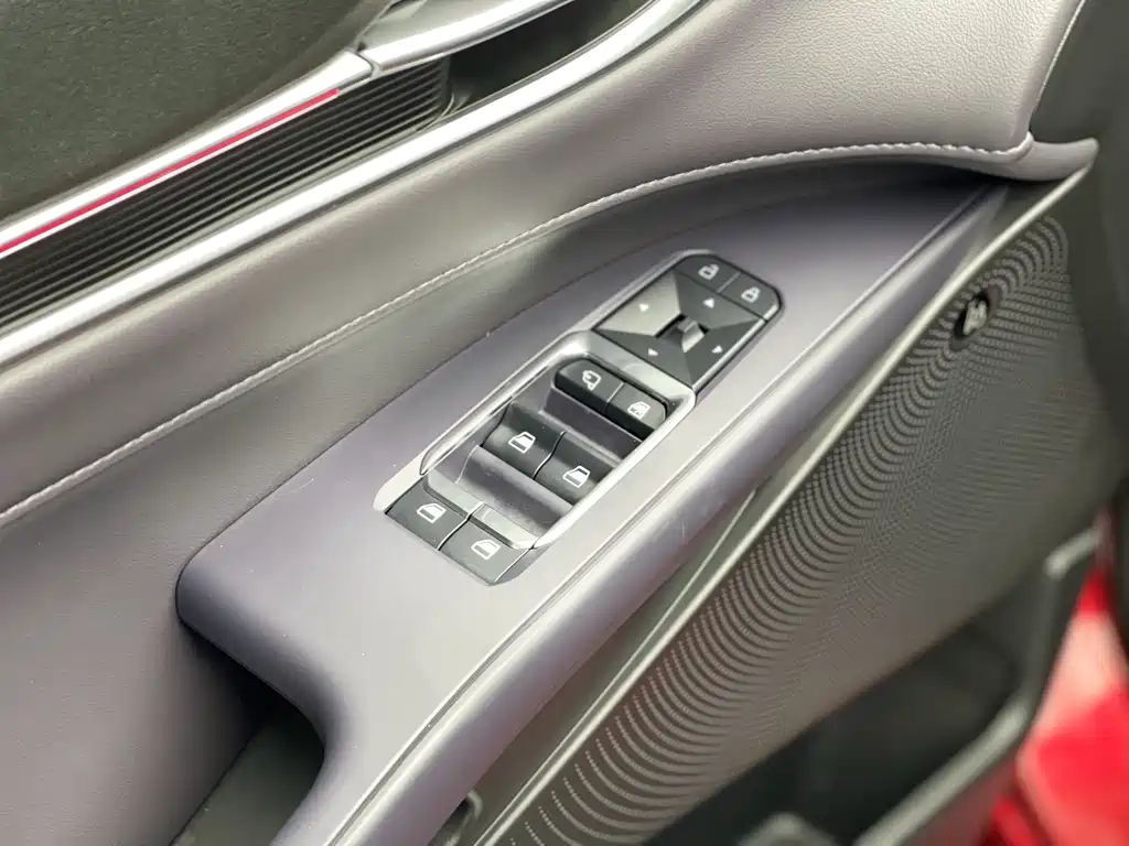 Ford Mondeo 2025 2.0T EcoBoost Ultimate Edition 2024 - thumbnail 19