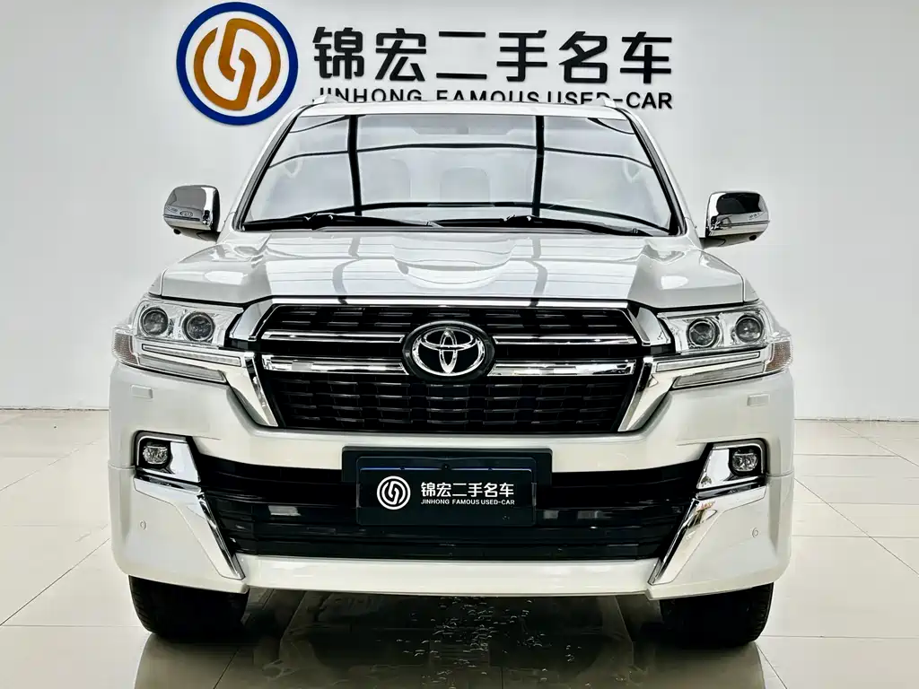 Toyota Land Cruiser (Imported) 2020 Model 5.7L Middle East Version  Actually, the internationally accepted model name would be:  **Toyota Land Cruiser 200 Series 5.7L V8 (Middle East Specification)**  Or more commonly known as:  **Toyota Land Cruiser 200** 2020 - thumbnail 2