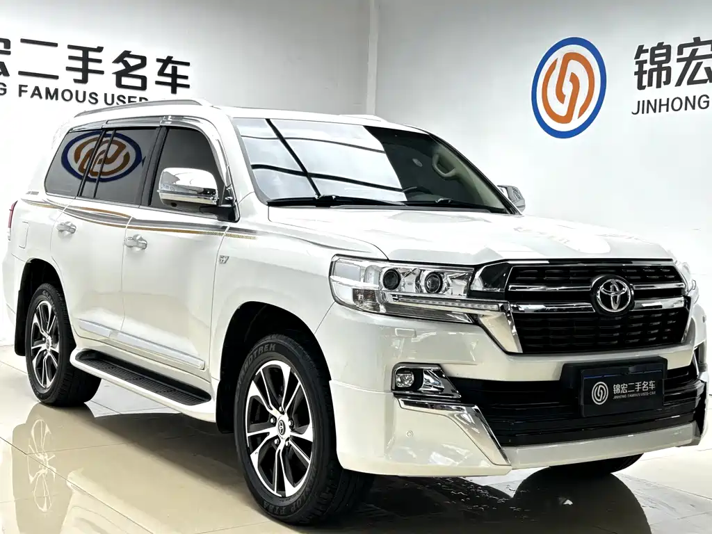 Toyota Land Cruiser (Imported) 2020 Model 5.7L Middle East Version  Actually, the internationally accepted model name would be:  **Toyota Land Cruiser 200 Series 5.7L V8 (Middle East Specification)**  Or more commonly known as:  **Toyota Land Cruiser 200** 2020 - thumbnail 3