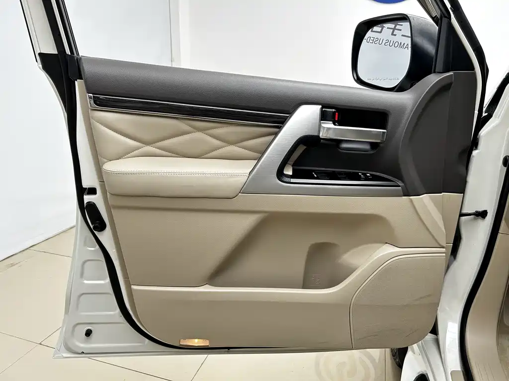 Toyota Land Cruiser (Imported) 2020 Model 5.7L Middle East Version  Actually, the internationally accepted model name would be:  **Toyota Land Cruiser 200 Series 5.7L V8 (Middle East Specification)**  Or more commonly known as:  **Toyota Land Cruiser 200** 2020 - thumbnail 4