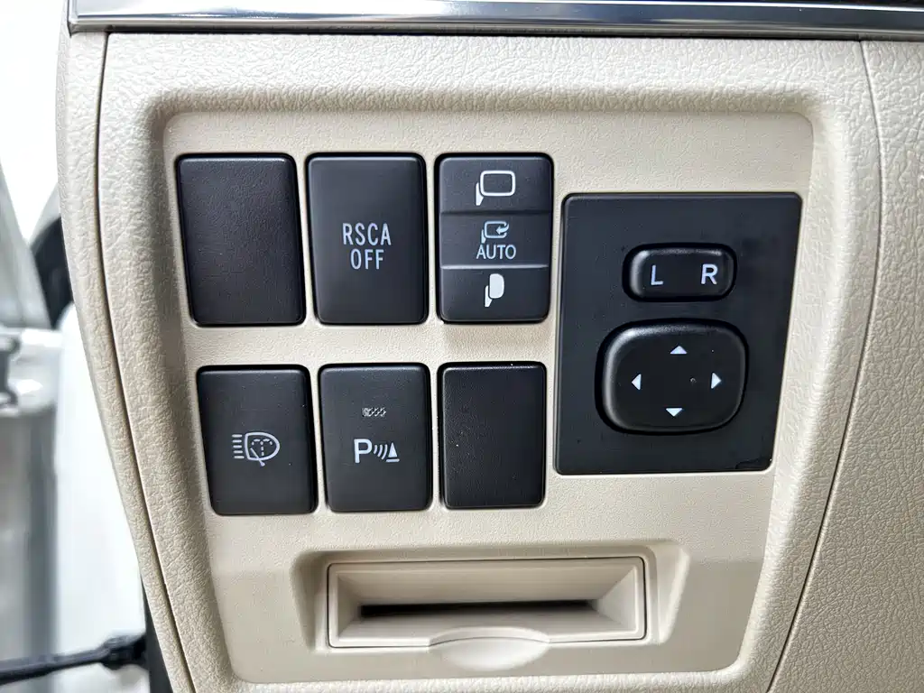 Toyota Land Cruiser (Imported) 2020 Model 5.7L Middle East Version  Actually, the internationally accepted model name would be:  **Toyota Land Cruiser 200 Series 5.7L V8 (Middle East Specification)**  Or more commonly known as:  **Toyota Land Cruiser 200** 2020 - thumbnail 5
