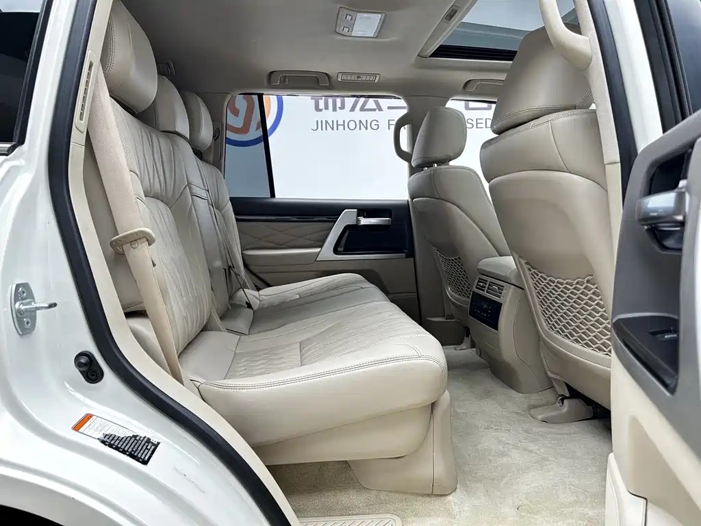 Toyota Land Cruiser (Imported) 2020 Model 5.7L Middle East Version  Actually, the internationally accepted model name would be:  **Toyota Land Cruiser 200 Series 5.7L V8 (Middle East Specification)**  Or more commonly known as:  **Toyota Land Cruiser 200** 2020 - thumbnail 18
