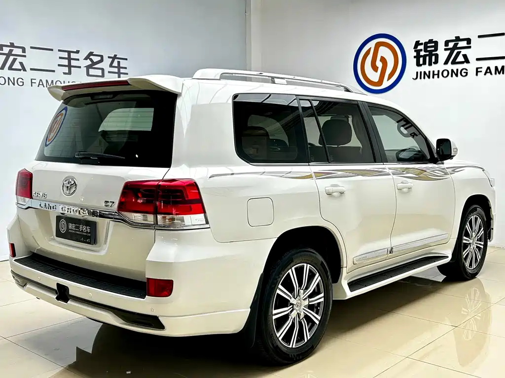 Toyota Land Cruiser (Imported) 2020 Model 5.7L Middle East Version  Actually, the internationally accepted model name would be:  **Toyota Land Cruiser 200 Series 5.7L V8 (Middle East Specification)**  Or more commonly known as:  **Toyota Land Cruiser 200** 2020 - thumbnail 21