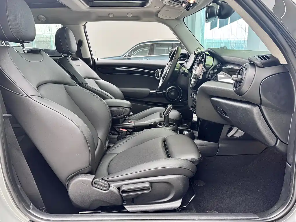 MINI MINI 2023 Facelift 1.5T COOPER Artist 2022 - thumbnail 12