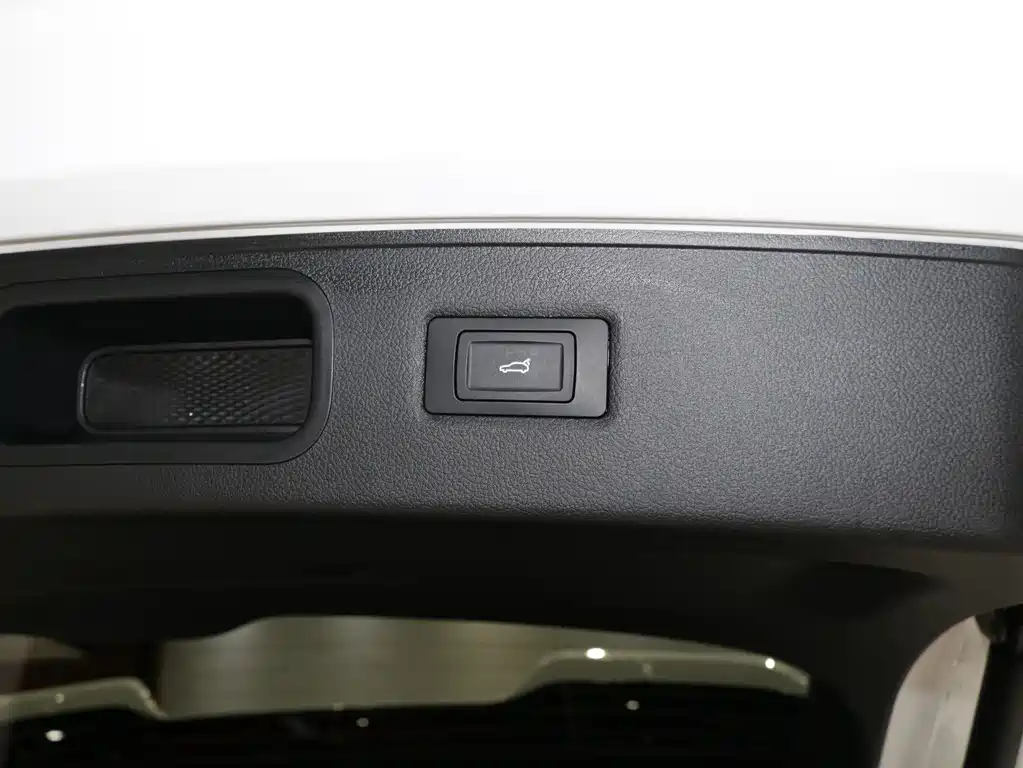 Lantu Automobile Lantu FREE 2024 Extended Range Intelligent Driving Version 2023 - thumbnail 17