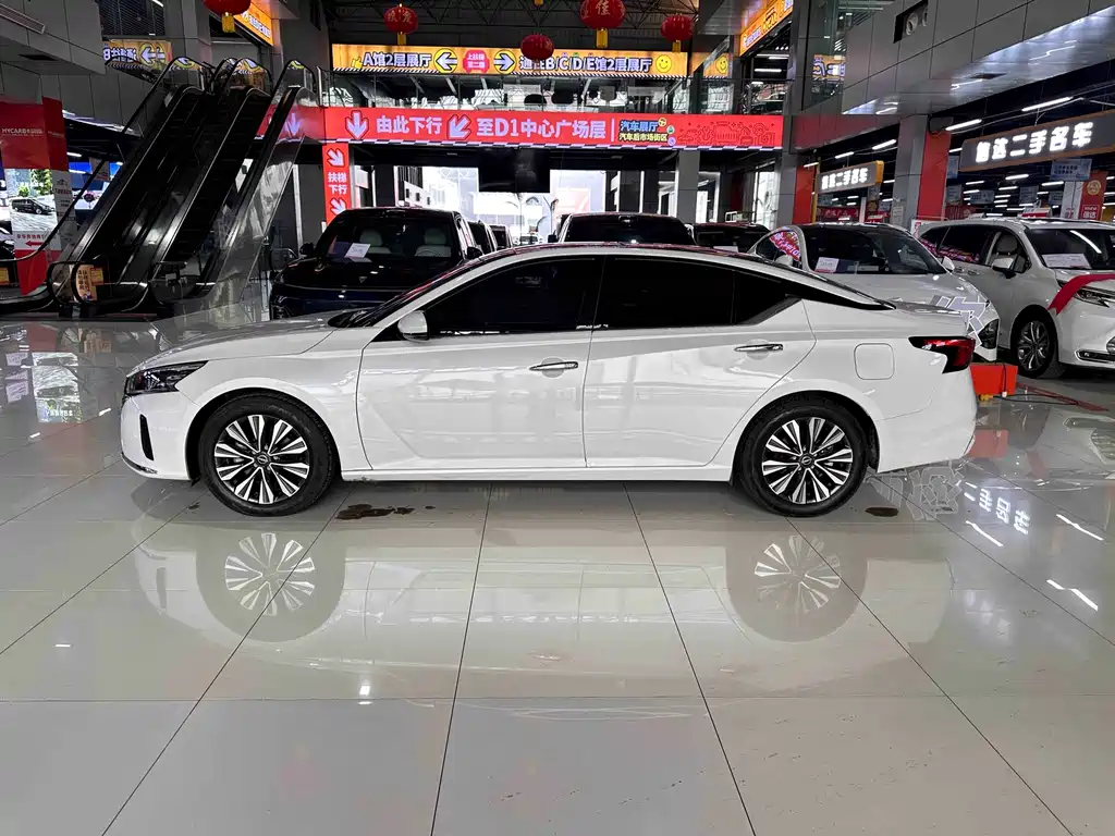Nissan Nissan Altima 2025 2.0L XL-TLS Premium Edition 2025 - thumbnail 5