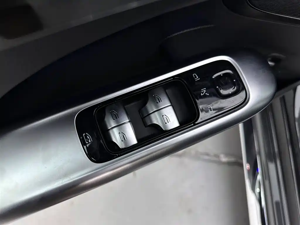 Mercedes-Benz Mercedes-Benz C-Class 2025 Model Year Facelift C 260 L Sport Edition 2025 - thumbnail 24