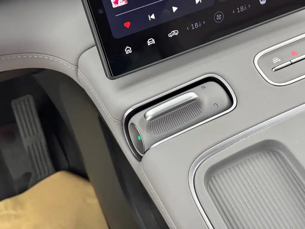 NIO NIO EC6 2024 75kWh 2024 - thumbnail 15