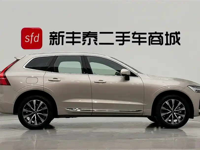 Volvo Volvo XC60 2025 B5 AWD Momentum Luxury Edition 2025 - thumbnail 3