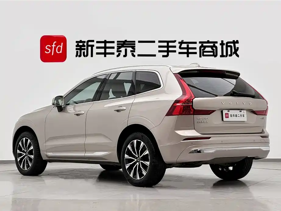 Volvo Volvo XC60 2025 B5 AWD Momentum Luxury Edition 2025 - thumbnail 6